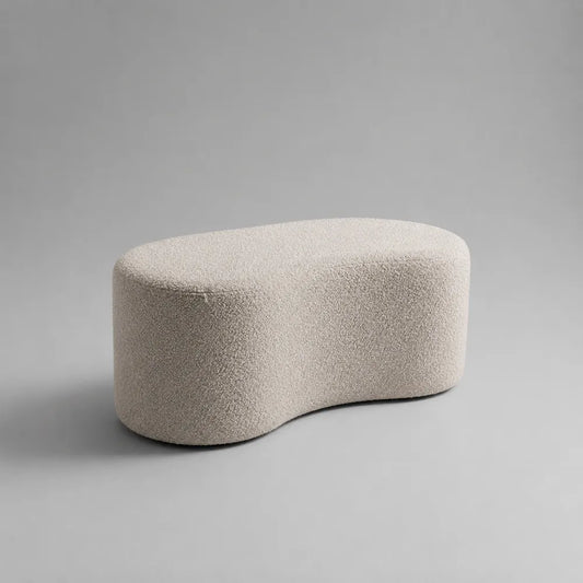 Pouf poggiapiedi 90x45x40 cm forma organica rivestimento tessuto bouclé poliestere imbottitura schiuma poliuretanica colore beige struttura in compensato senza gambe